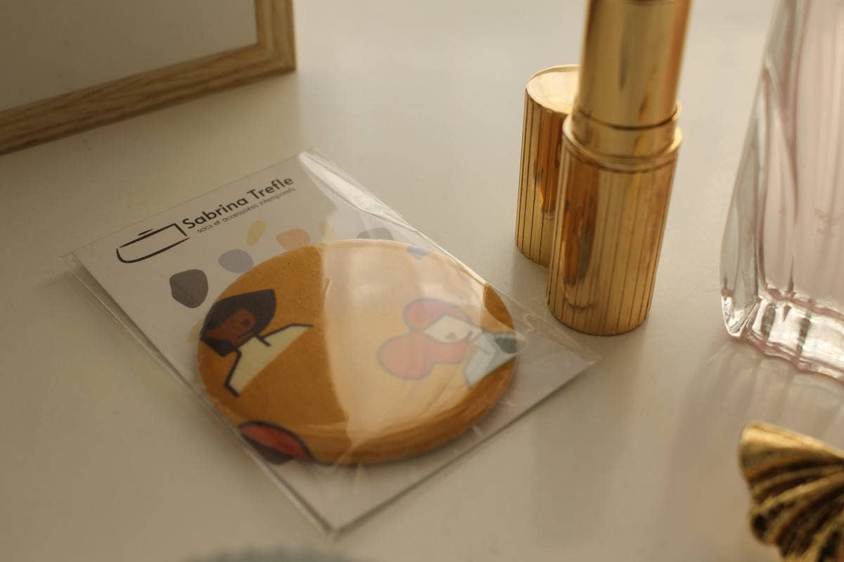 Sabrina Trefle - Wholesale Compact Mirror - Bella pocket mirror — hair in the wind1