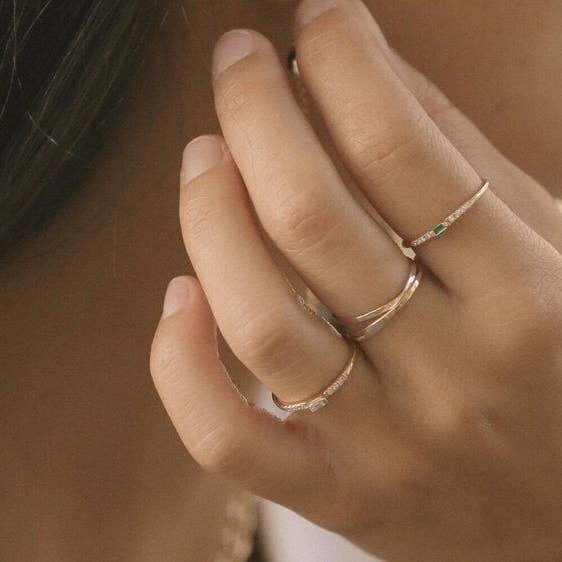 Love Me Knots Hawaii – Großhandel Mehrsteinige Ringe – Baguette Ring- Smaragd/Diamanten oder alle Diamanten2