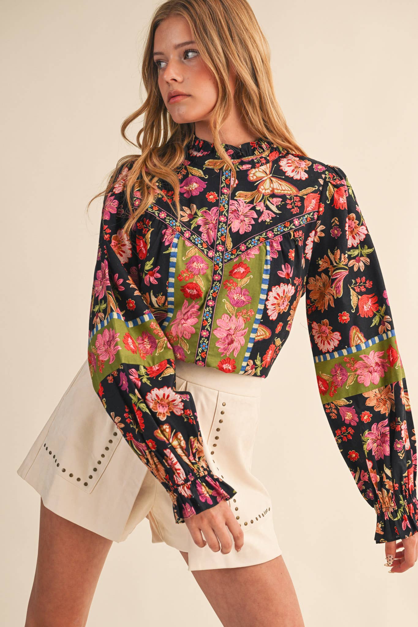 &MERCI - Wholesale Blouse - Women's - EXCLUSIVE FLORAL BORDER PRINT TOP WITH FLORAL TRIM MTP40971