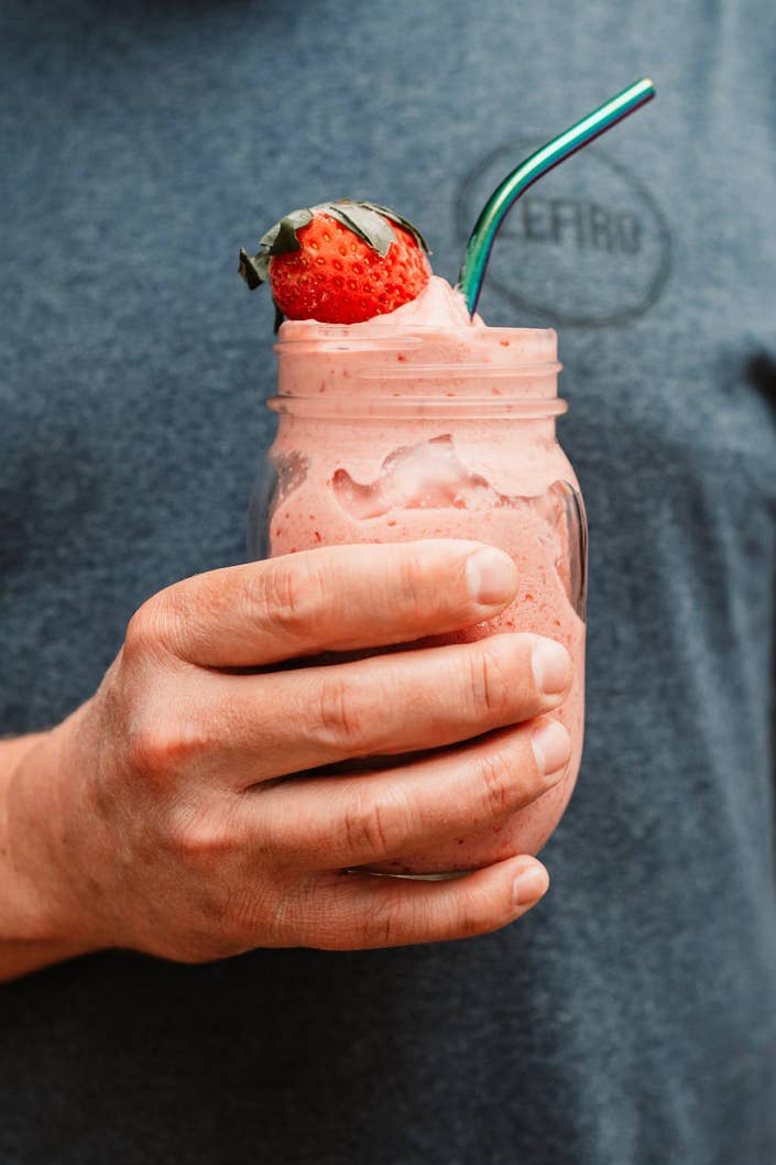 Zefiro - Wholesale Drinking Straw - Rainbow straw - curved1