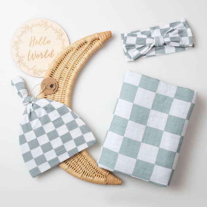 Miaoberry – wholesale Swaddleset - Baby – Ekologiskt muslinsvepset med matchande mössa och rosett, salviarutigt