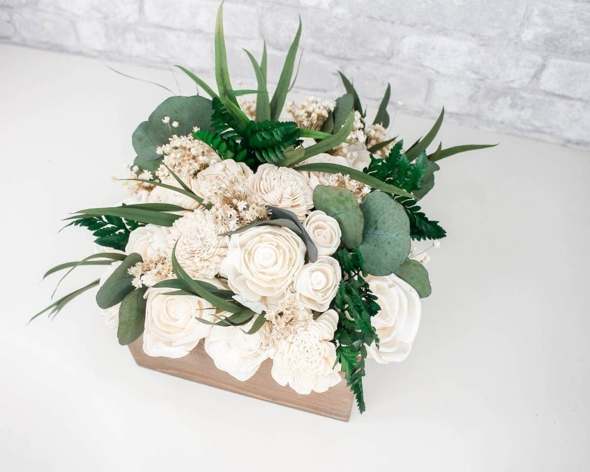 Sola Wood Flowers - Wholesale Dried/Pressed Flowers - Preserved Silver Dollar Eucalyptus - Green9