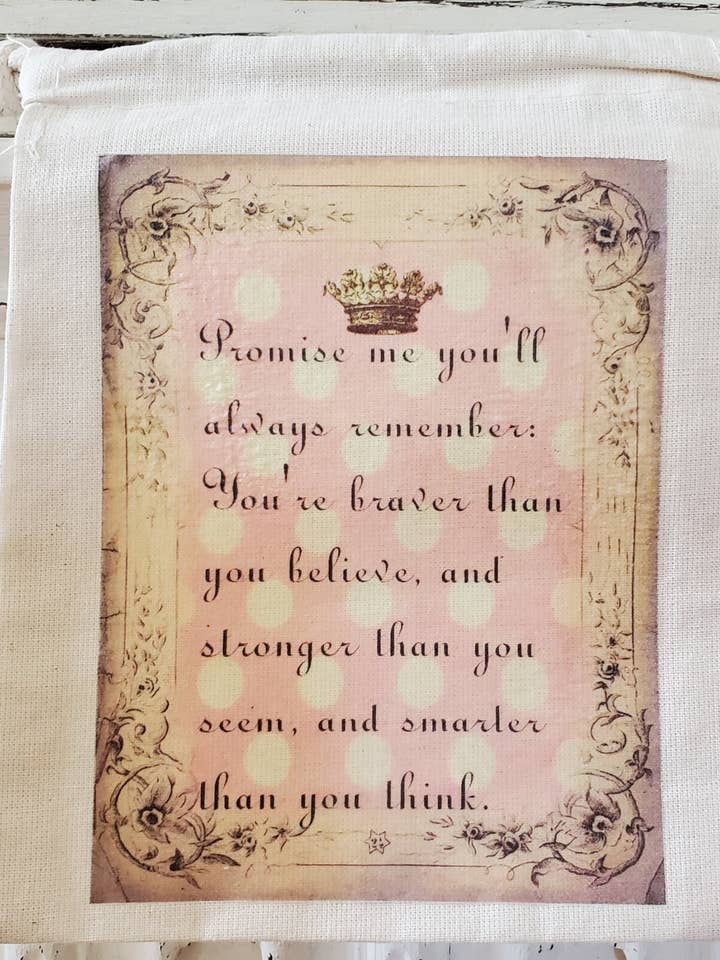 Pochette cadeau Winnie l'ourson Promise Me pour la vente par Little Heart Designs