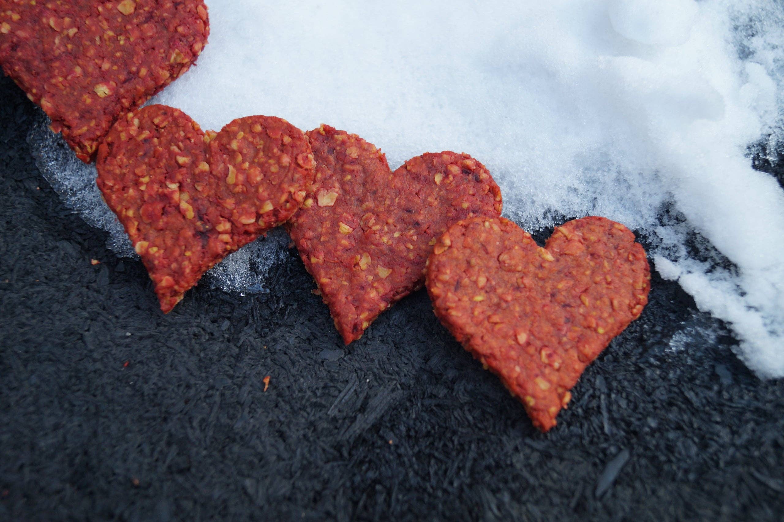 Pupster Bakery - Wholesale Pet Treats - Dog - Heart Beet Treats2
