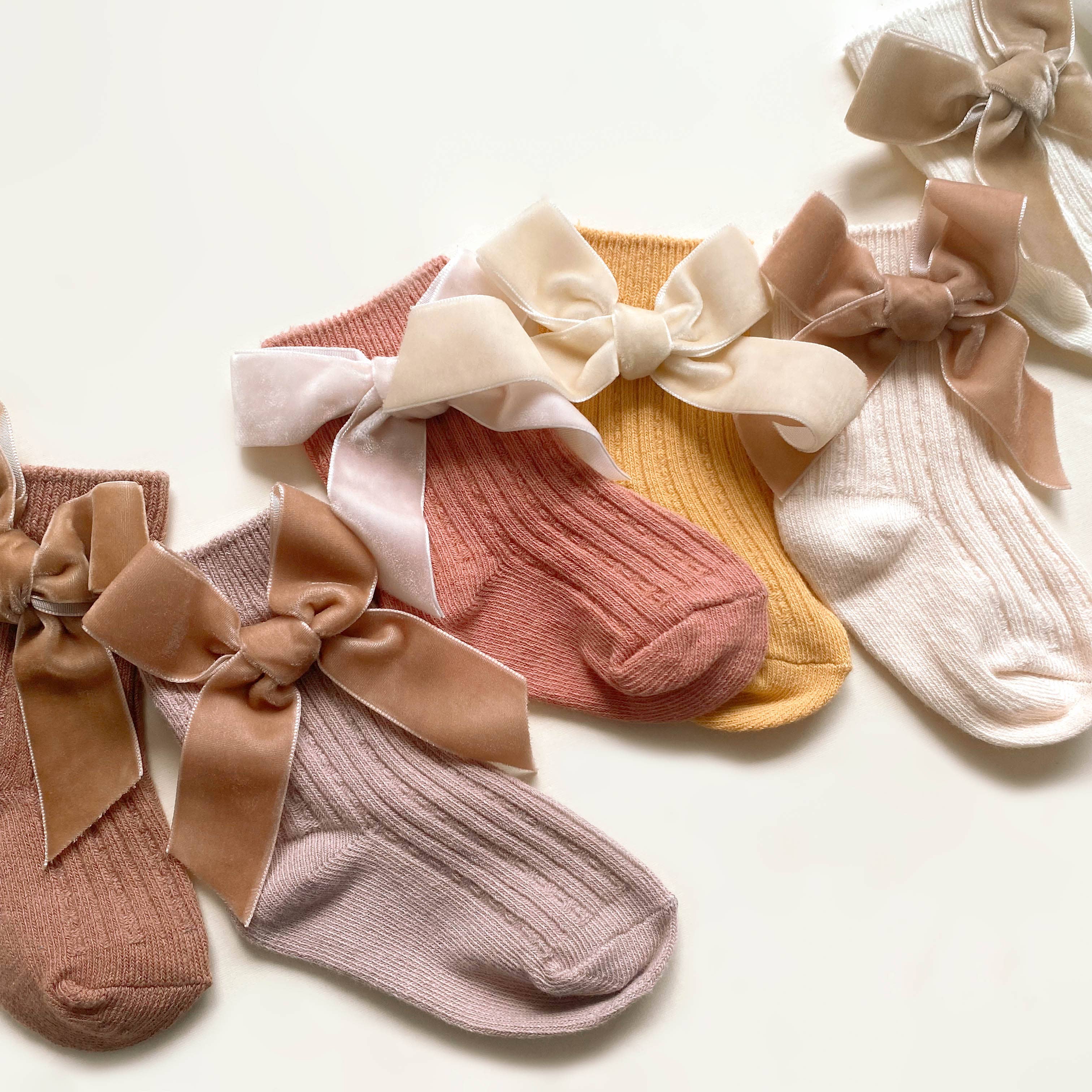 Kleine Tijntje - Wholesale Sokken - Kinderen en baby - Kleine Tijntje Kinderkniekousen met Strikjes van Zachte Katoen