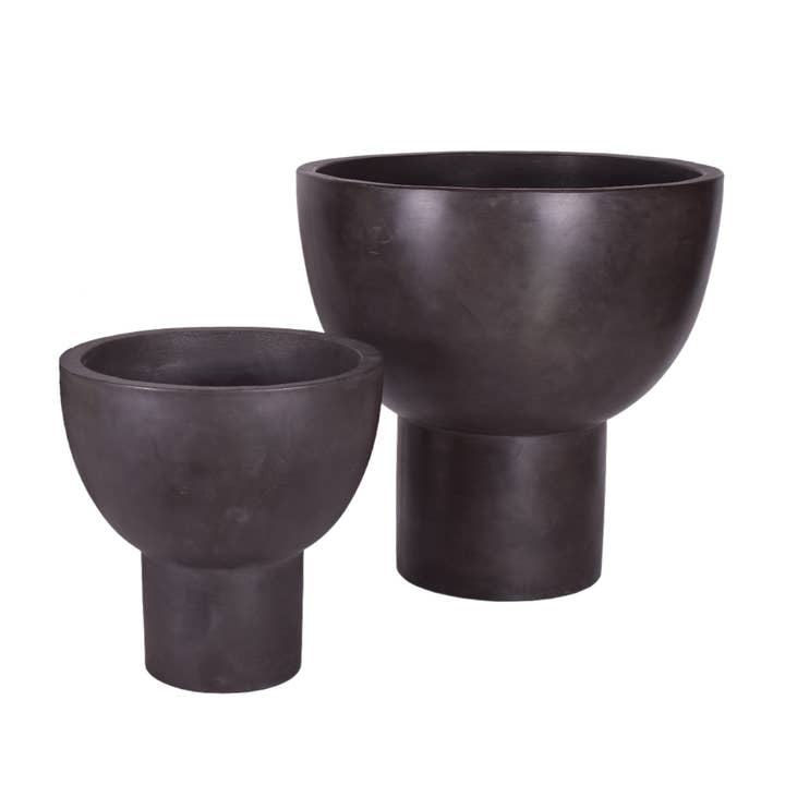 Collection Michael Planter - Fibre de verre noire CN1278 pour la vente par Replica Plants and Decor