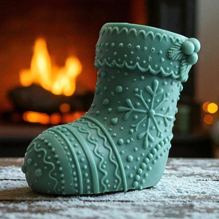 Christmas socks Candle 4.5x4in for wholesale by Agaboo Candle