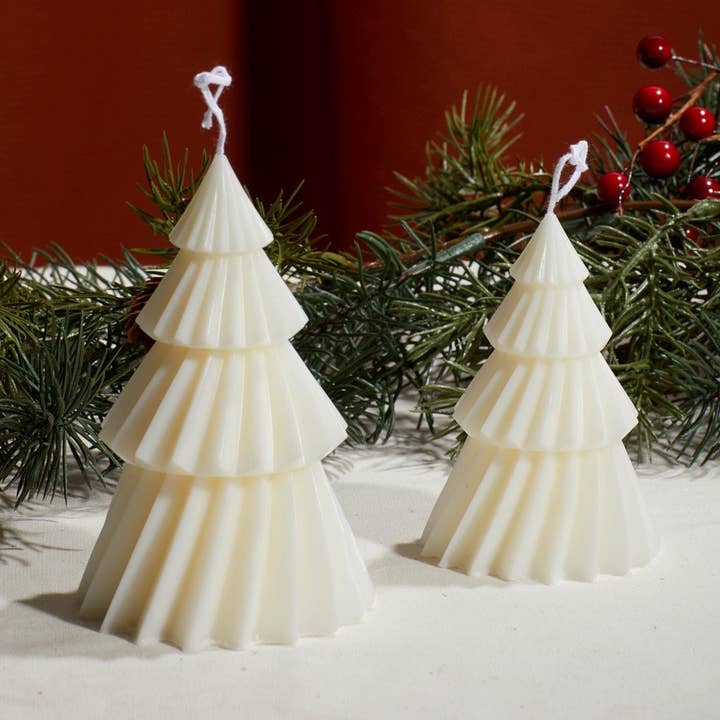 Bougies parfumées au sapin de Noël (2 pièces) pour la vente par Frame and fire studios