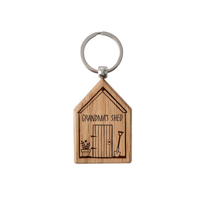 CGB Giftware - Wholesale Keychain – Unisex - 'Grandma's Shed' Oak House Keyring1