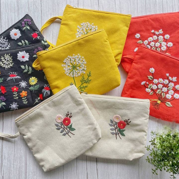Quince Fables - Wholesale Makeup/Cosmetic Bag - Flower Embroidered Cosmetics Bag, Collection Madeline