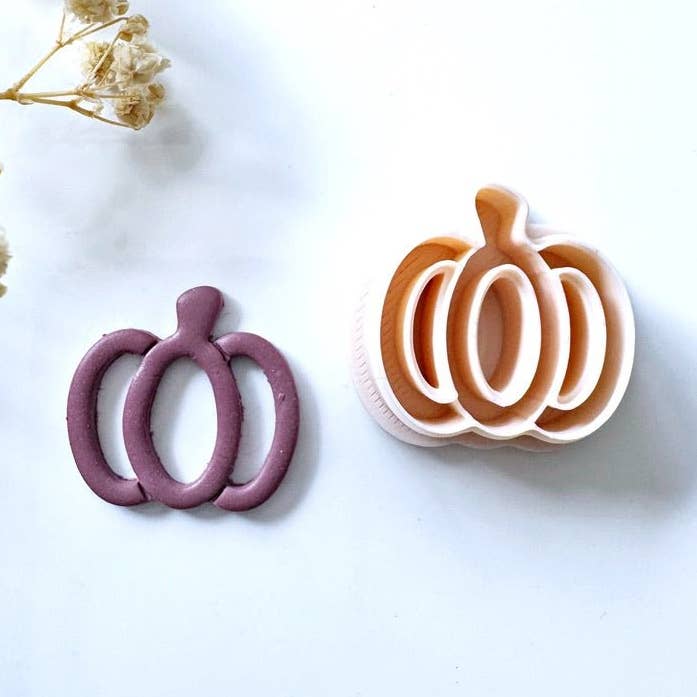 Pumpkin Outlin for wholesale by S.I. Originals