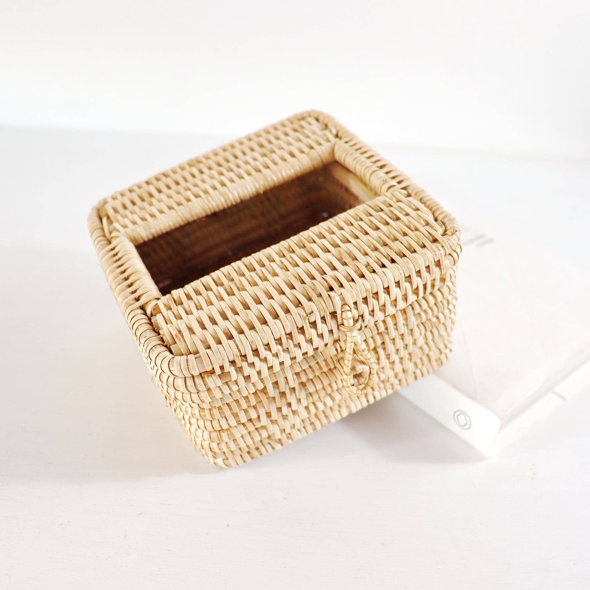 Thaihomeshop – Großhandel Taschentuchbox – Quadratische Taschentuchhülle aus Rattan — A KEE RA4