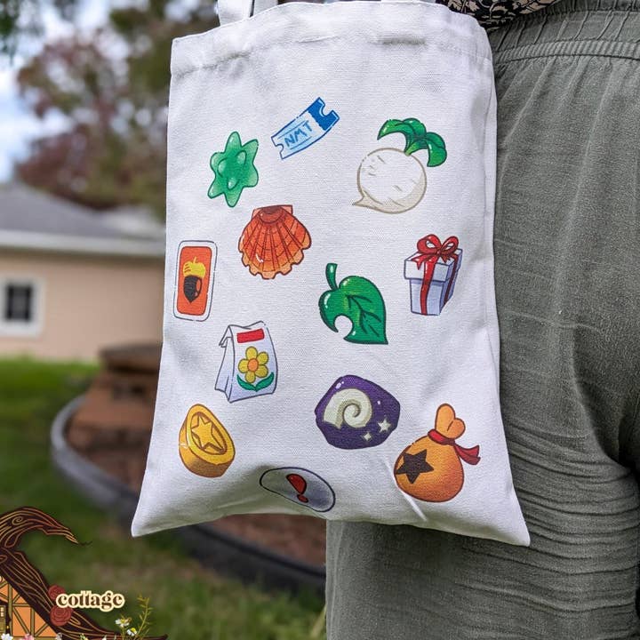 Sac fourre-tout en toile imprimée Animaux mignons traversant pour la vente par Witchbriar Cottage