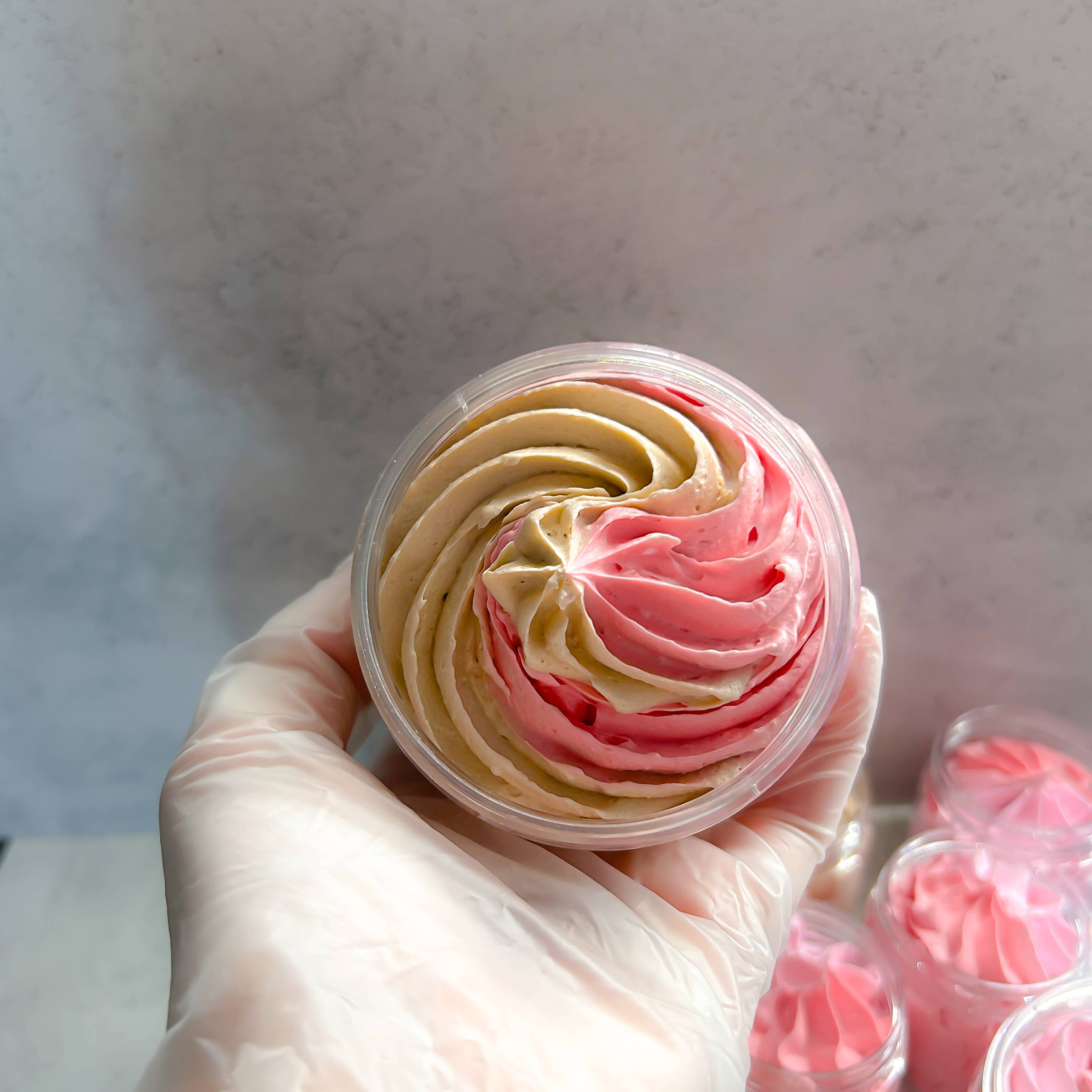 Eliza Soaps – Sabonete mousse por atacado – Sabonete Cremoso Natalino de Maçã e Canela - Gel de Banho Ecológico1