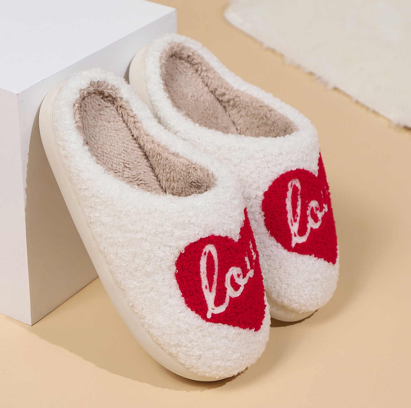 Sortido Pantufas Coração de Amor do Dia dos Namorados - HABU para venda a revendedores na Faire2