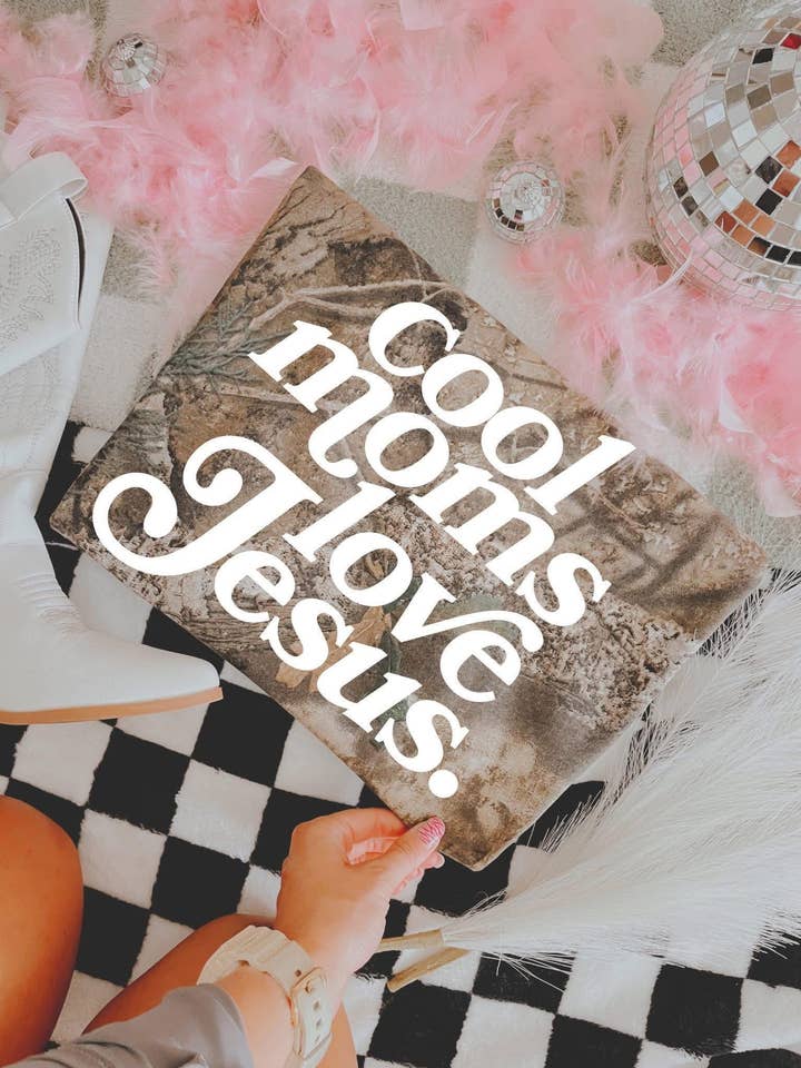 Downtown Darling Wholesale - Wholesale Screen Printed T-Shirt - Women's - Cool Moms Love Jesus Tee0