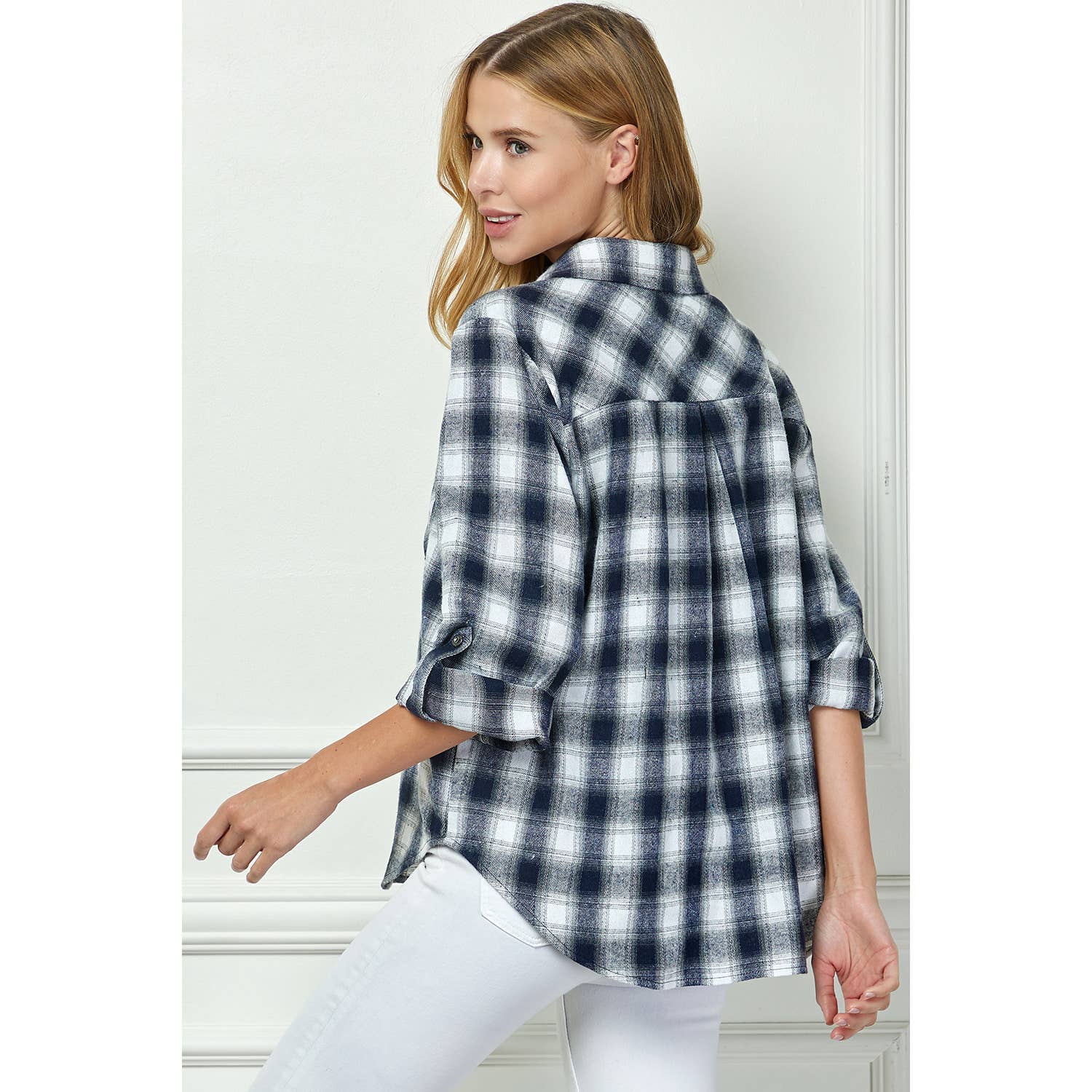 IV/NEW YORK Chemise surdimensionnée en flanelle à manches retroussées et col classique en vente sur Faire3