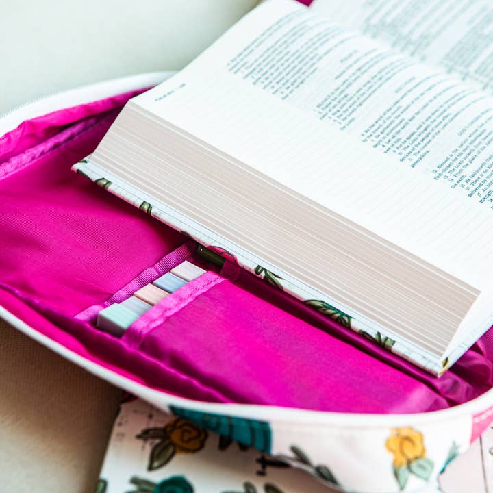 Kingfolk Co – Engroshandel Bibelomslag – Kirke Floral Bibel COVER3