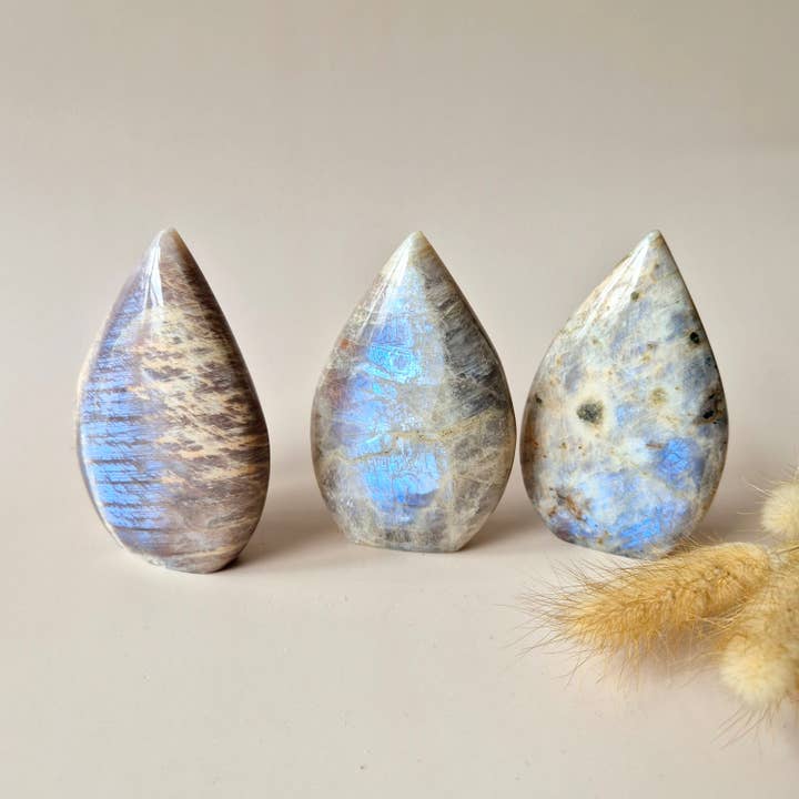 Gemstone Blue Moonstone Flame 7-9cm With Beautiful Flash for wholesale by Moonlight Gemstones