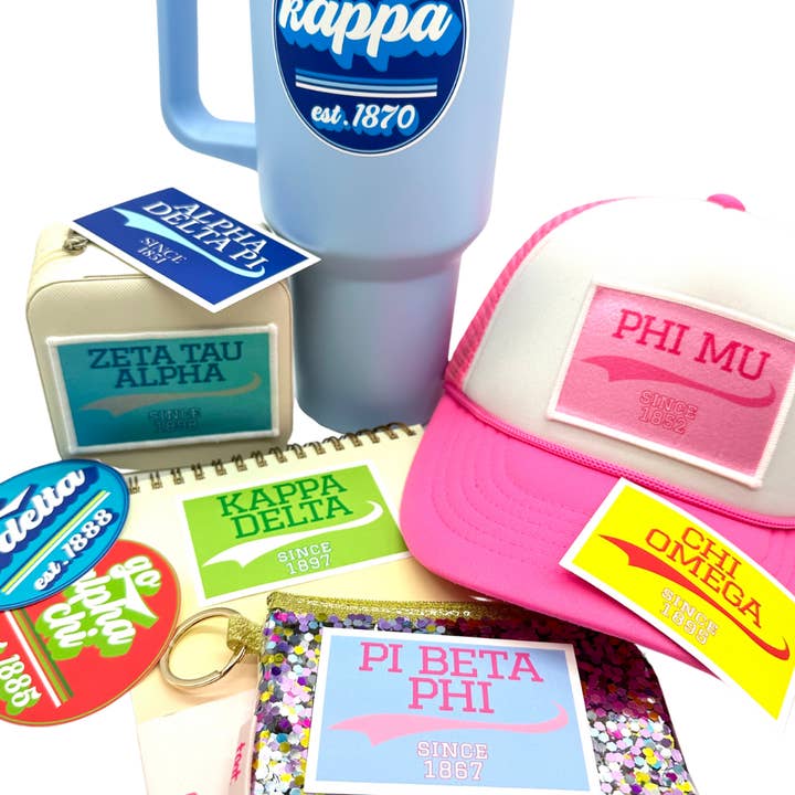 Sarahndipity Shop - Vente Casquette de camionneur – femme - Casquette de camionneur Sorority avec écusson - Design collégial3