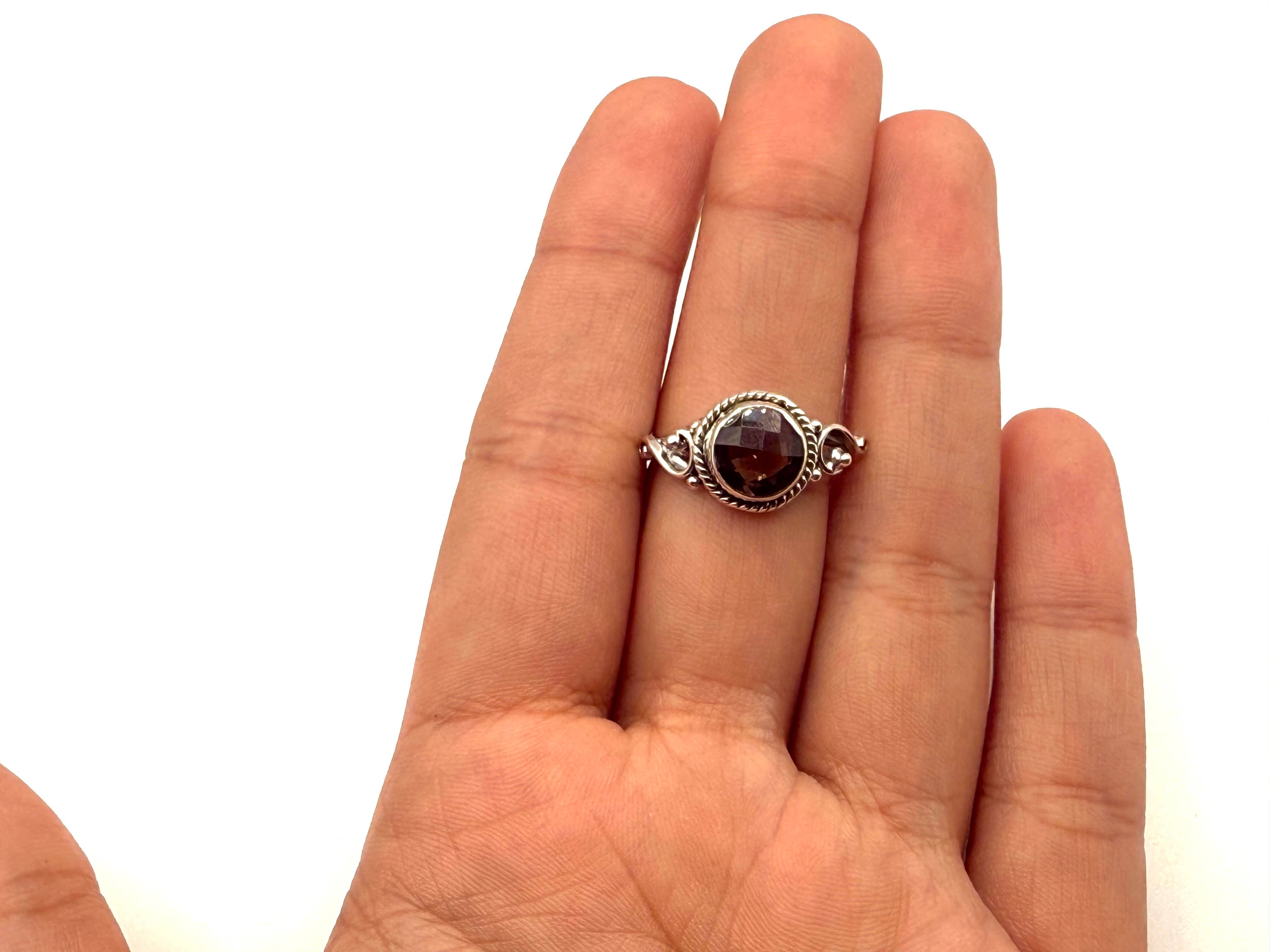 Meraki Gemstones - Venta al por mayor Anillos solitarios - Anillo de piedra preciosa de cuarzo ahumado facetado - Plata de ley/9255