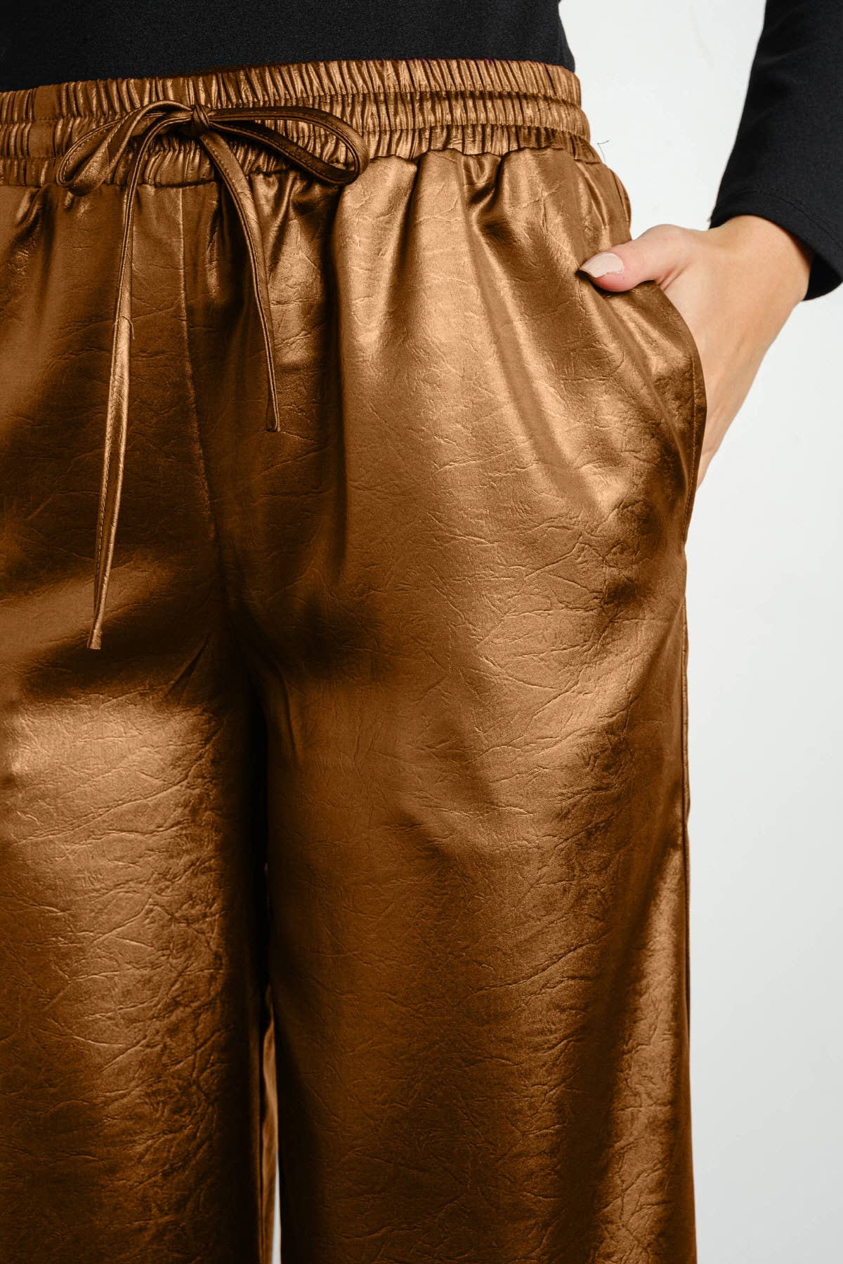 KIWI - Wholesale Pants - Women's - IP3324 Leather-effect Crinkle Satin Wide Leg Pants19