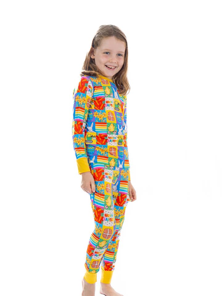 Ensemble de pyjama 2 pièces Patchwork de Pâques pour la vente par Frog & Molly