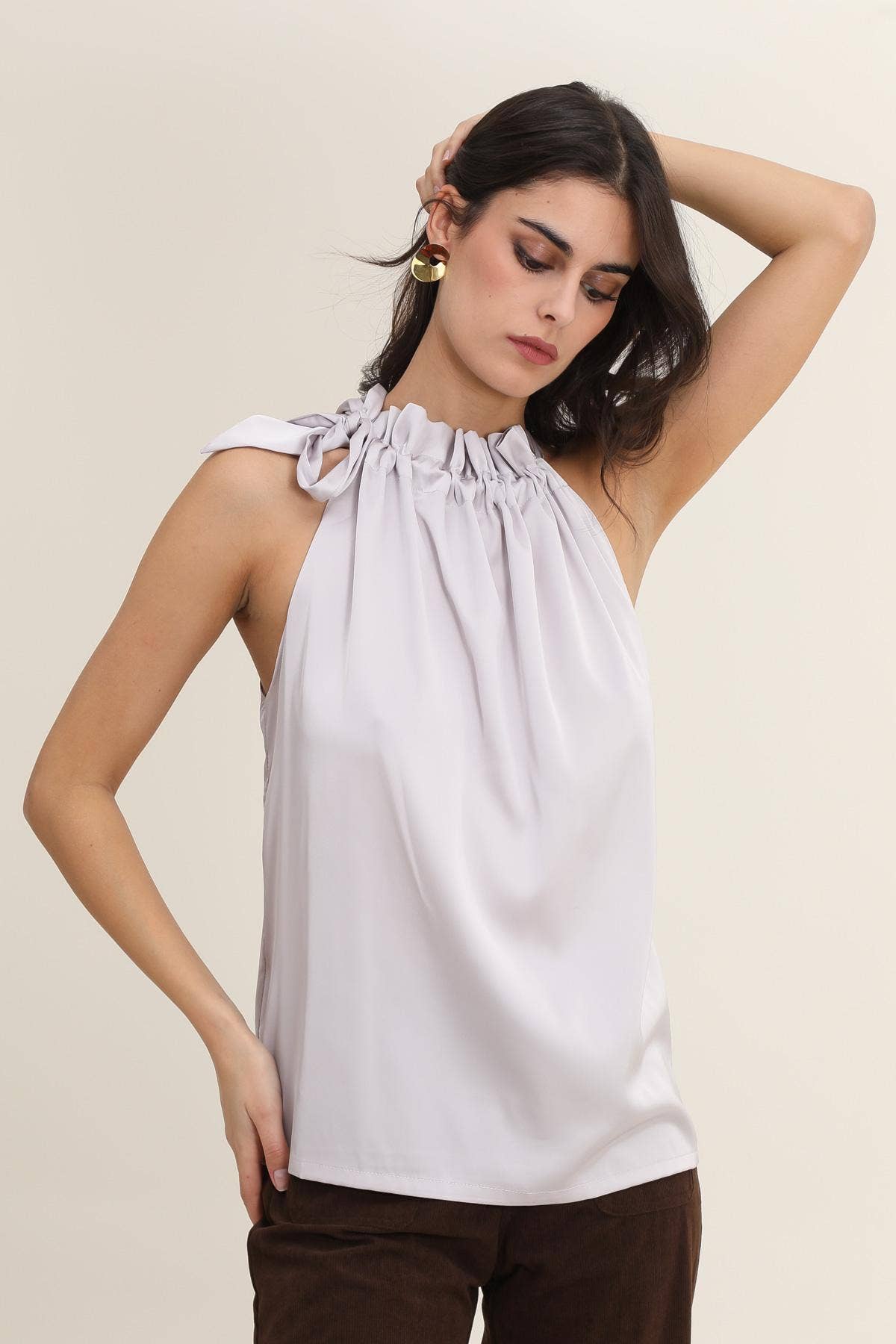 CHOKLATE PARIS - Wholesale Blouse - Dames - Satijnen top Elisabeth met strik bij de kraag - CK0809046