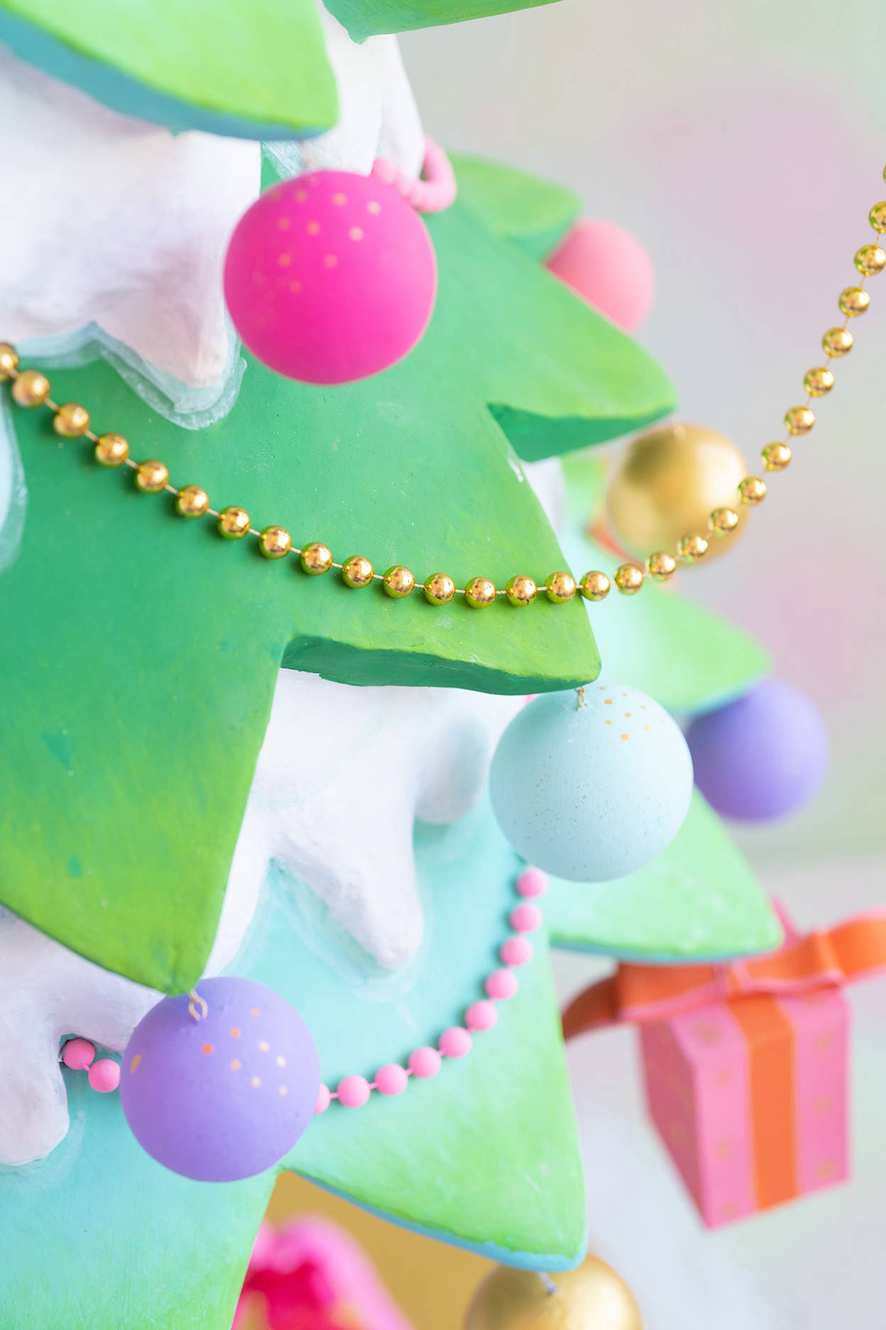 Glitterville - Wholesale Decorative Tabletop Object - Glitterville Pinesy On Point Display, Resin, 88"2