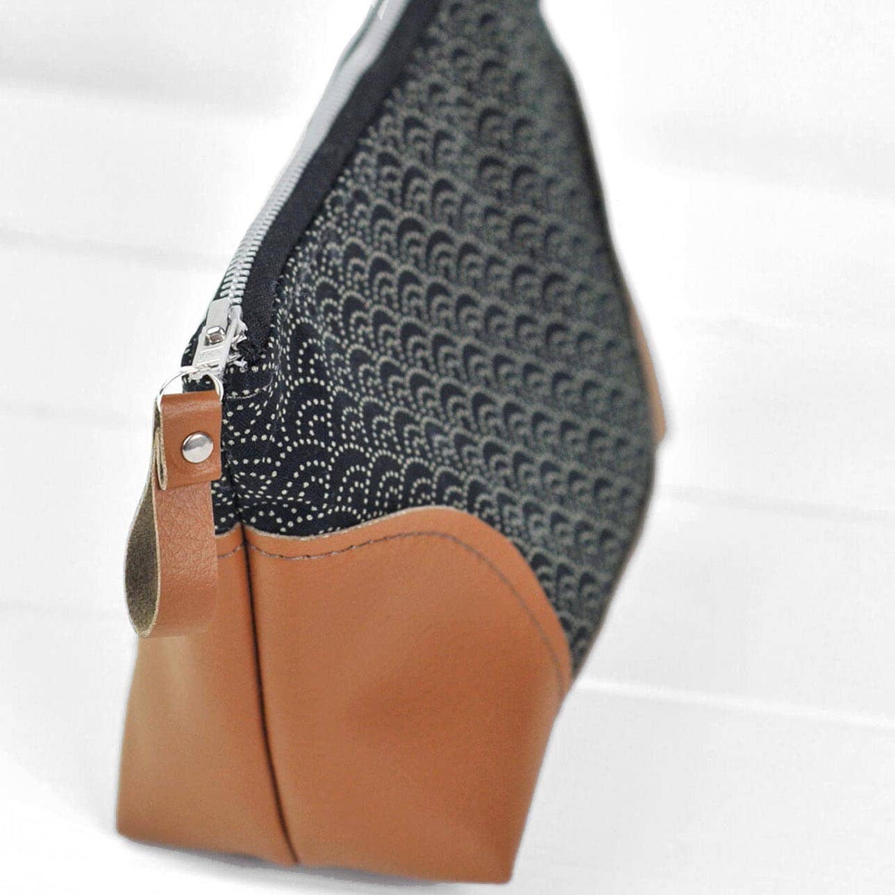 Lauren Holloway - Wholesale Toiletry Bag - Women's - Toiletry Bag - Black Japanese Wave2