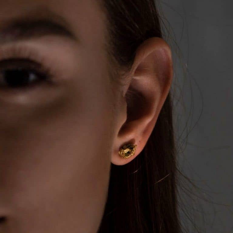 Makal – wholesale Stud/post earrings – Earth Studs with Gold Nuggets2