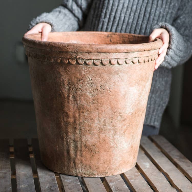 Rustic Reach - Vente Pot - Grand pot de fleurs en béton rouge en terre cuite11