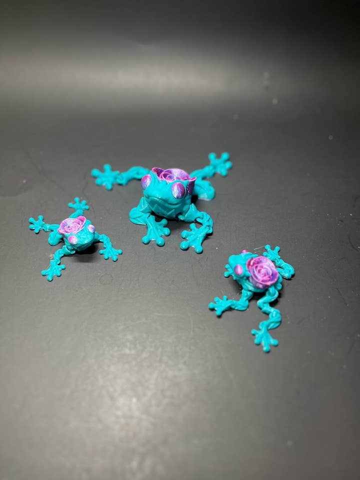 Flexi Rose Frog: Bonito, Colorido e Personalizável por atacado de Alley Cat Compositions