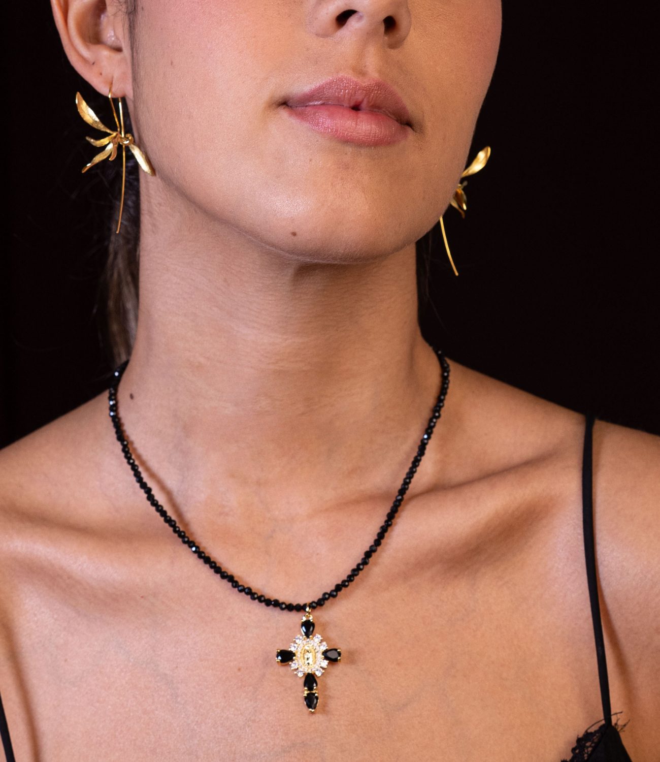 PHOEBE´S - Wholesale Choker/Collar - Black tourmaline bead necklace with cross and zirconia1