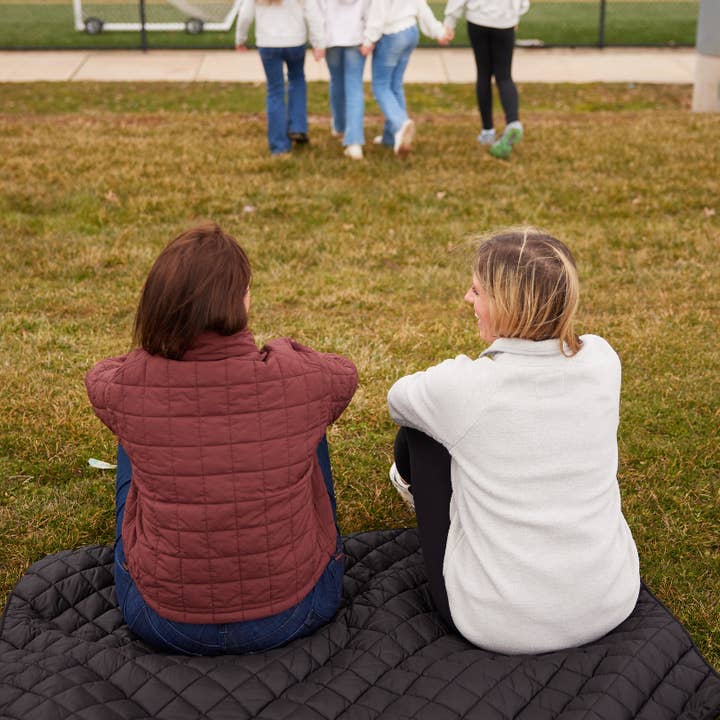 Pretty Rugged - Wholesale Picnic Blanket - Black Waterproof Puffer Blanket with Football4