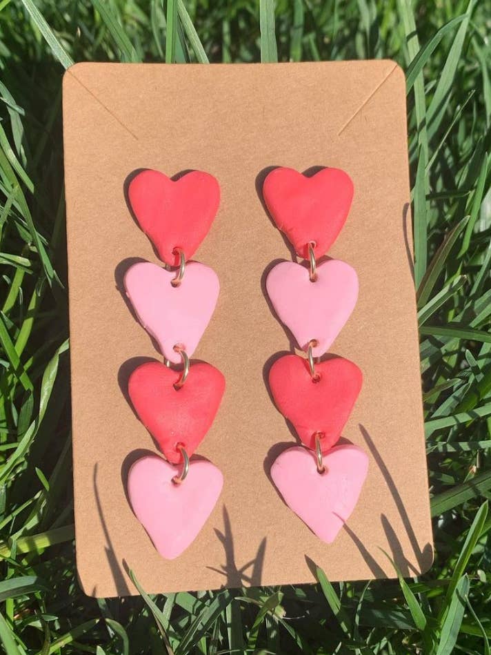 Boucles d'oreilles pendantes cœur pour la vente par Polymearrings Jewelry Co.