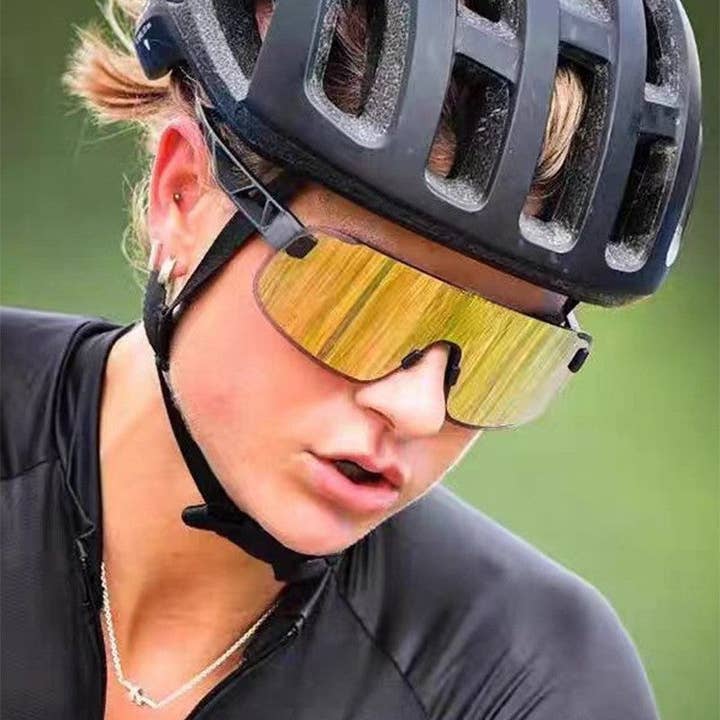 Lunettes de soleil de sport tout-en-un pour l'extérieur pour la vente par Sheer Trend