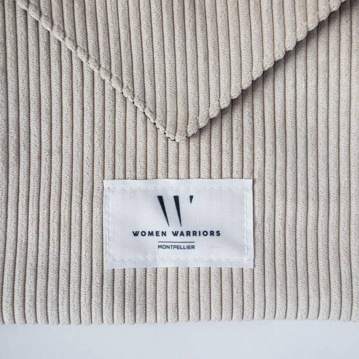 pochette - sabbia per la vendita all'ingrosso da parte di Women Warriors