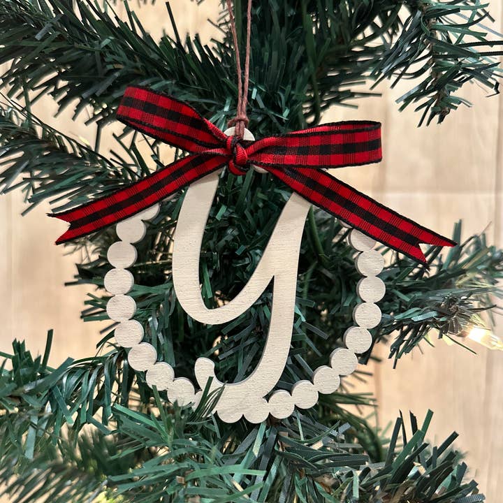 Adorno Personalizado con Letra Y Festoneada - Grabado Láser para venta al por mayor de Gifts By Grace