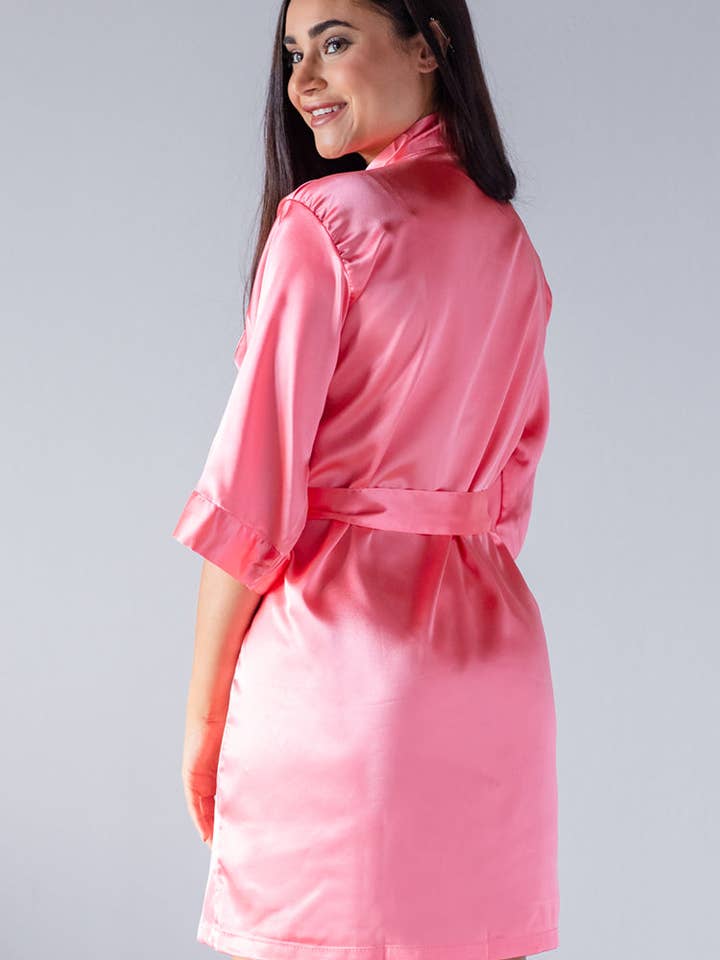 GiftsbyPR – Großhandel Bademantel – Damen – Korallenfarbener Satin-Bademantel für Brautjungfern, personalisierbare Satin-Bademäntel9