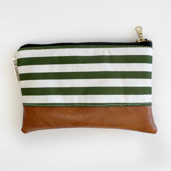 Monedero en rayas gruesas verde oscuro y blanco para venta al por mayor de September Skye Bags & Accessories