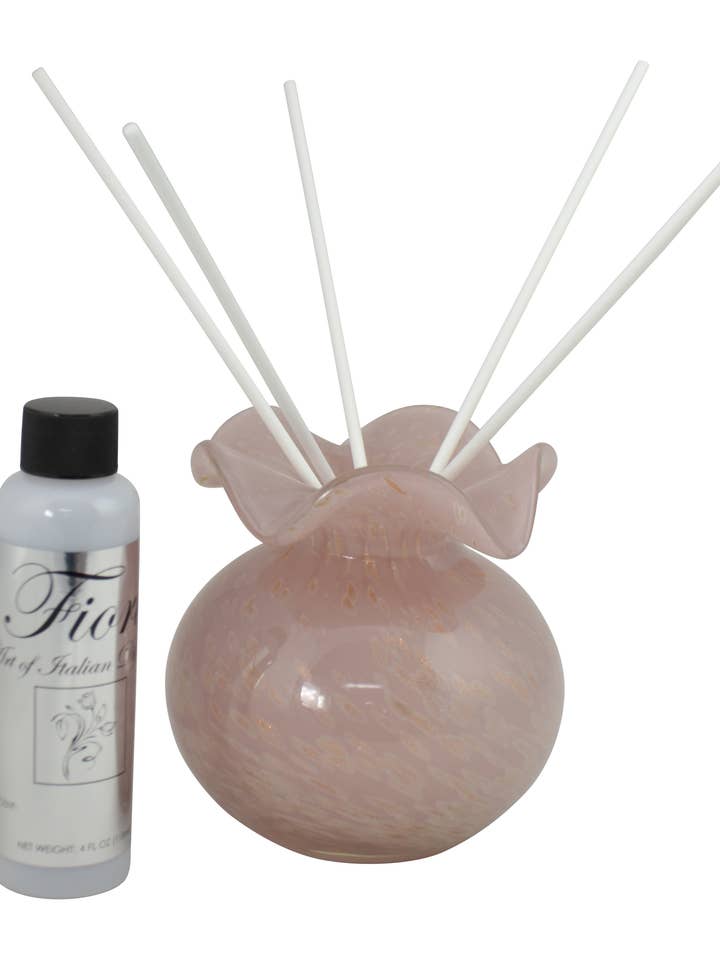 Diffuseur en verre rose 5x5 avec motifs dorés pour la vente par Three Star IM/EX Inc.