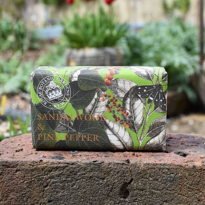 The English Soap Company - Vente Pains de savon - Savon au bois de santal et au poivre rose de Kew Gardens3