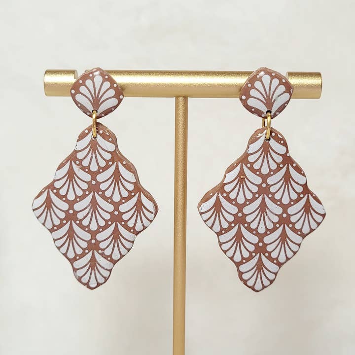 Spiegel Clay - Wholesale Dangle Earrings - Long dangles chocolate and white