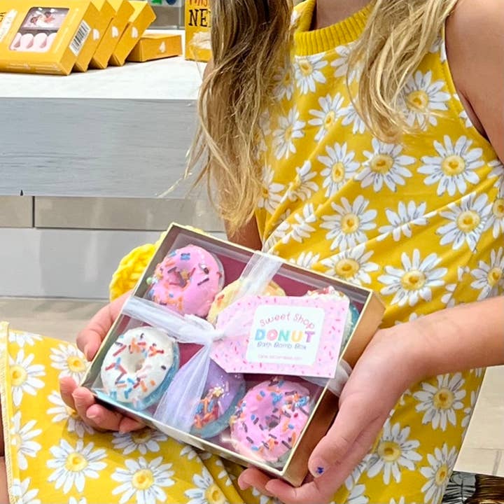 Calla Lily Cosmetics - Wholesale Bath bomb/fizz - Donut Bath Bomb Sweet Shop Box - Variety1