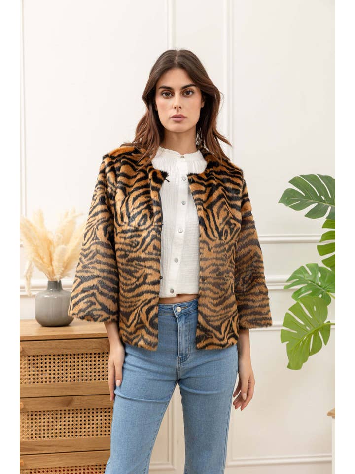 Happy look - Wholesale Fur/Faux Fur Coat - Women's - Animal print faux fur short jacket