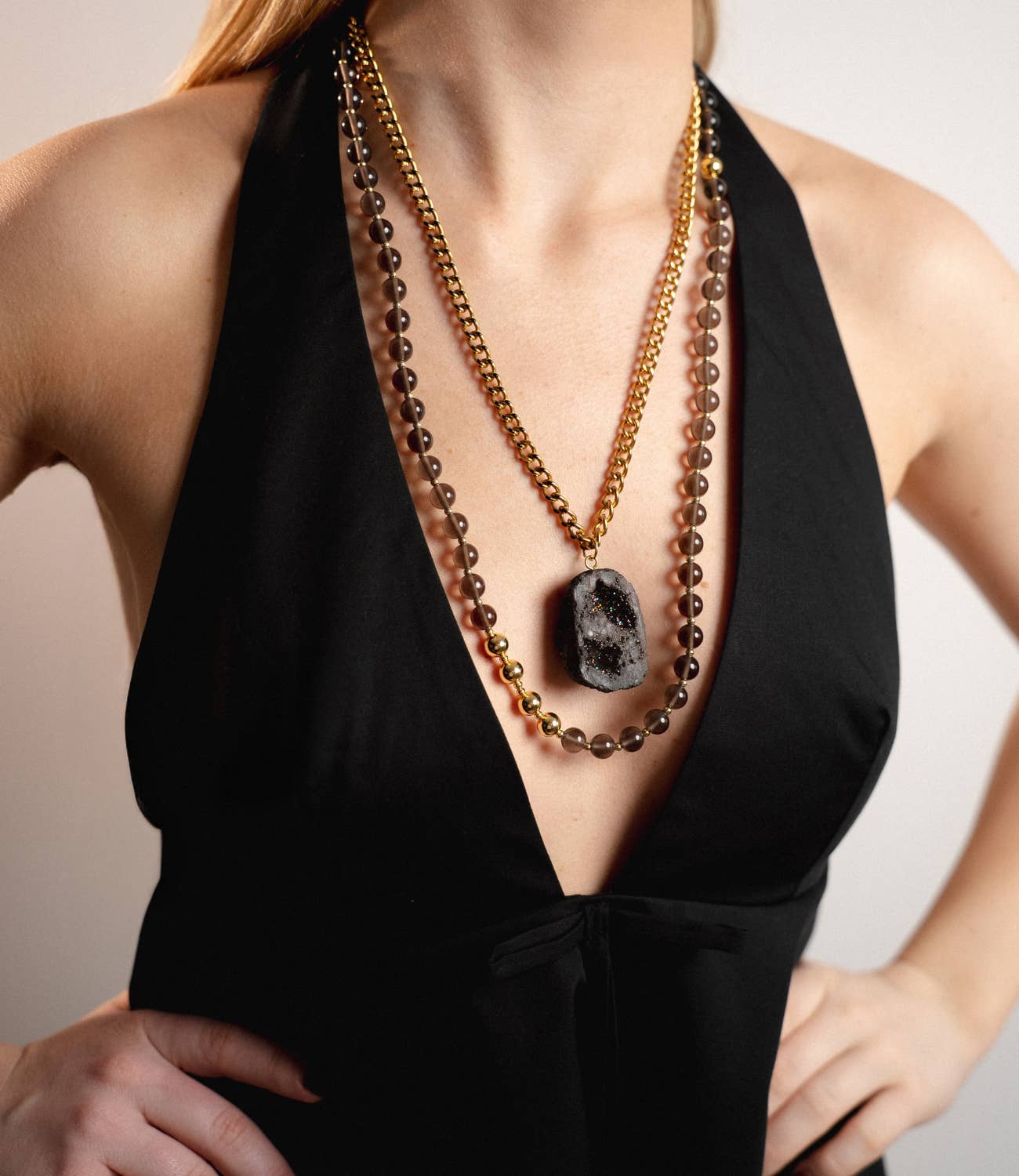 PHOEBE´S - Wholesale Pendant/Charm Necklace - Layered necklace with smoky quartz and raw stone