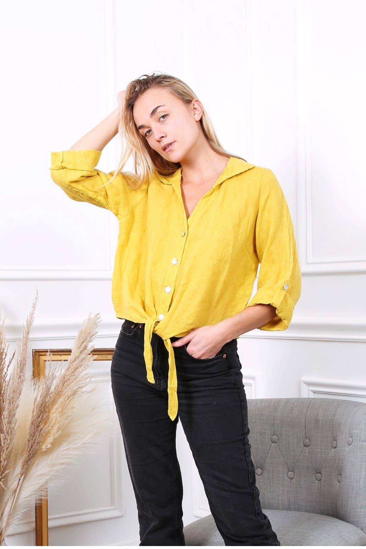 LÉA & LUC - Venta al por mayor Camisa con botones - Mujer - Camisas anudadas a la cintura en 100% lino REF. 220212