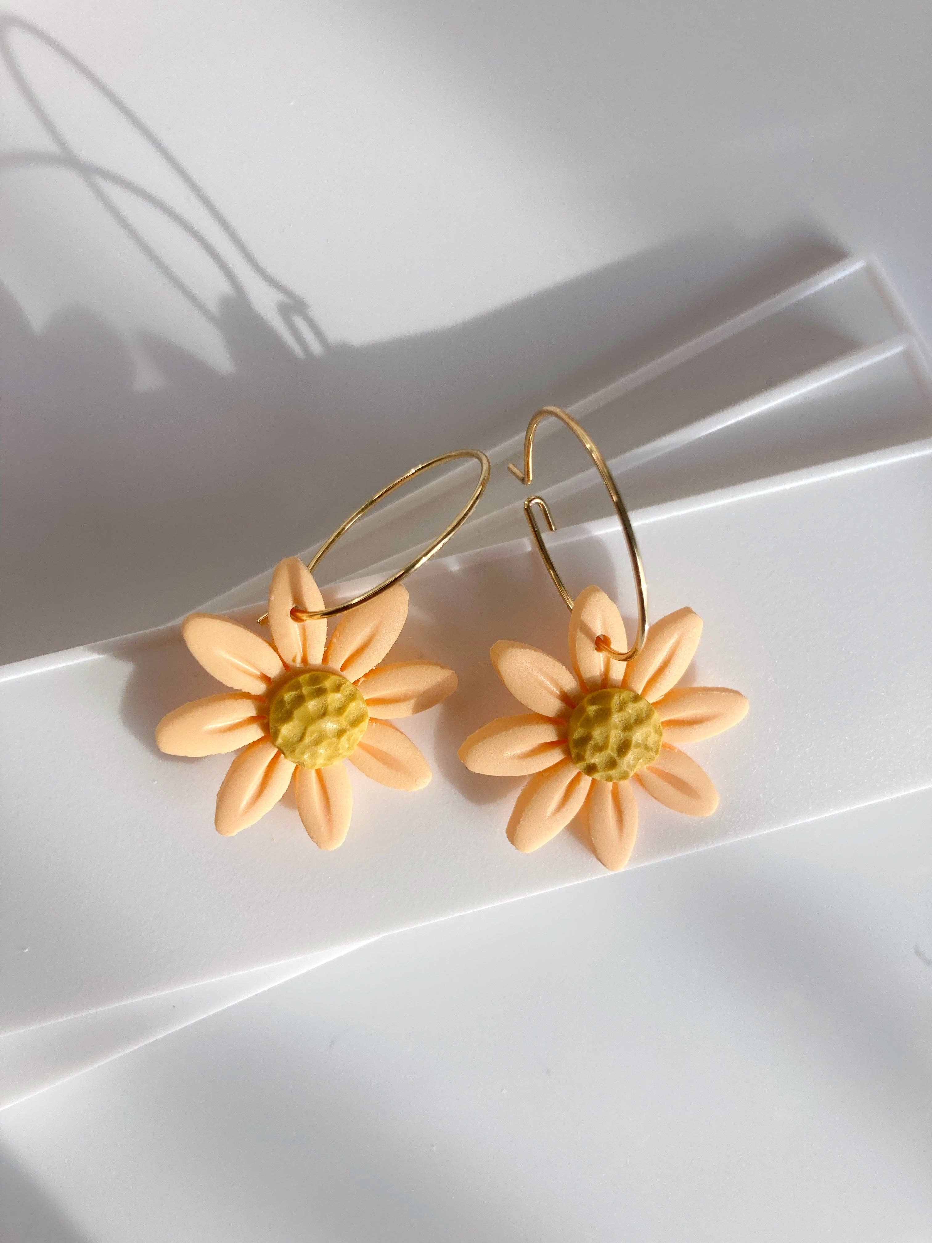 KaoLee Shop - Wholesale Dangle Earrings - Spring Daisy Hoop Earring3
