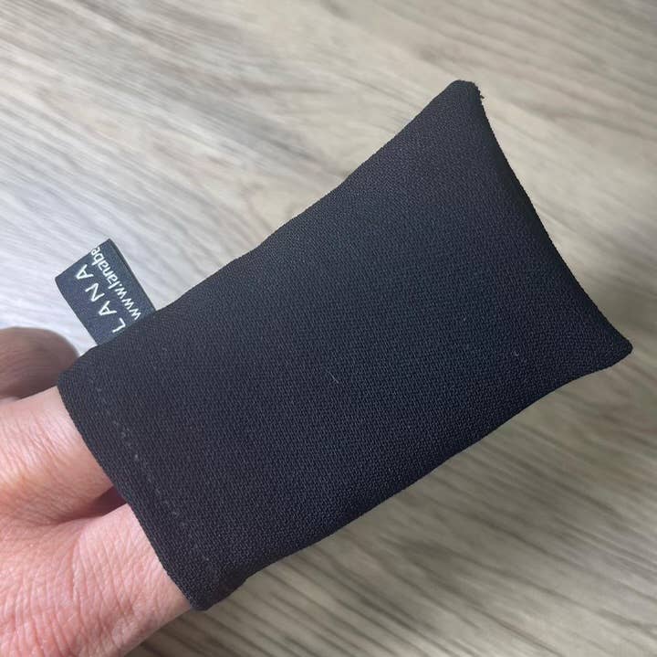 LANA BEAUTY - Wholesale Facial Exfoliant/Scrub - FACIAL EXFOLIATING FINGER MITT2